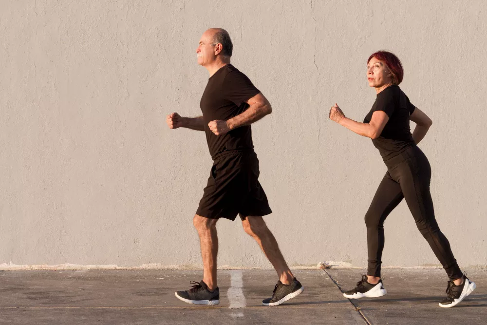 Quanto tempo para percorrer 1 km uma pessoa leva?